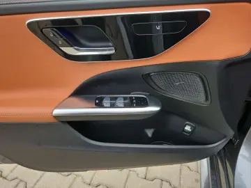 MERCEDES-BENZ C300 Lim. AMG-Line NAVI AHK MBUX DAB Standh.