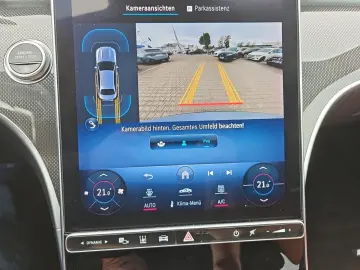 MERCEDES-BENZ C300 Lim. AMG-Line NAVI AHK MBUX DAB Standh.