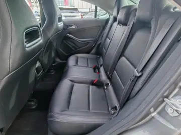 Mercedes-Benz Cla-200