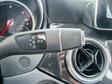 Mercedes-Benz Cla-200