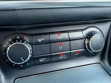 Mercedes-Benz Cla-200
