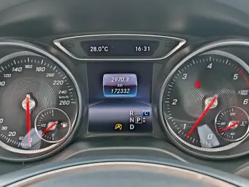 Mercedes-Benz Cla-200