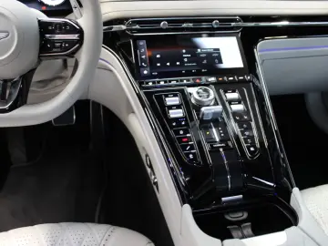 Aston Martin DB12 Coupe