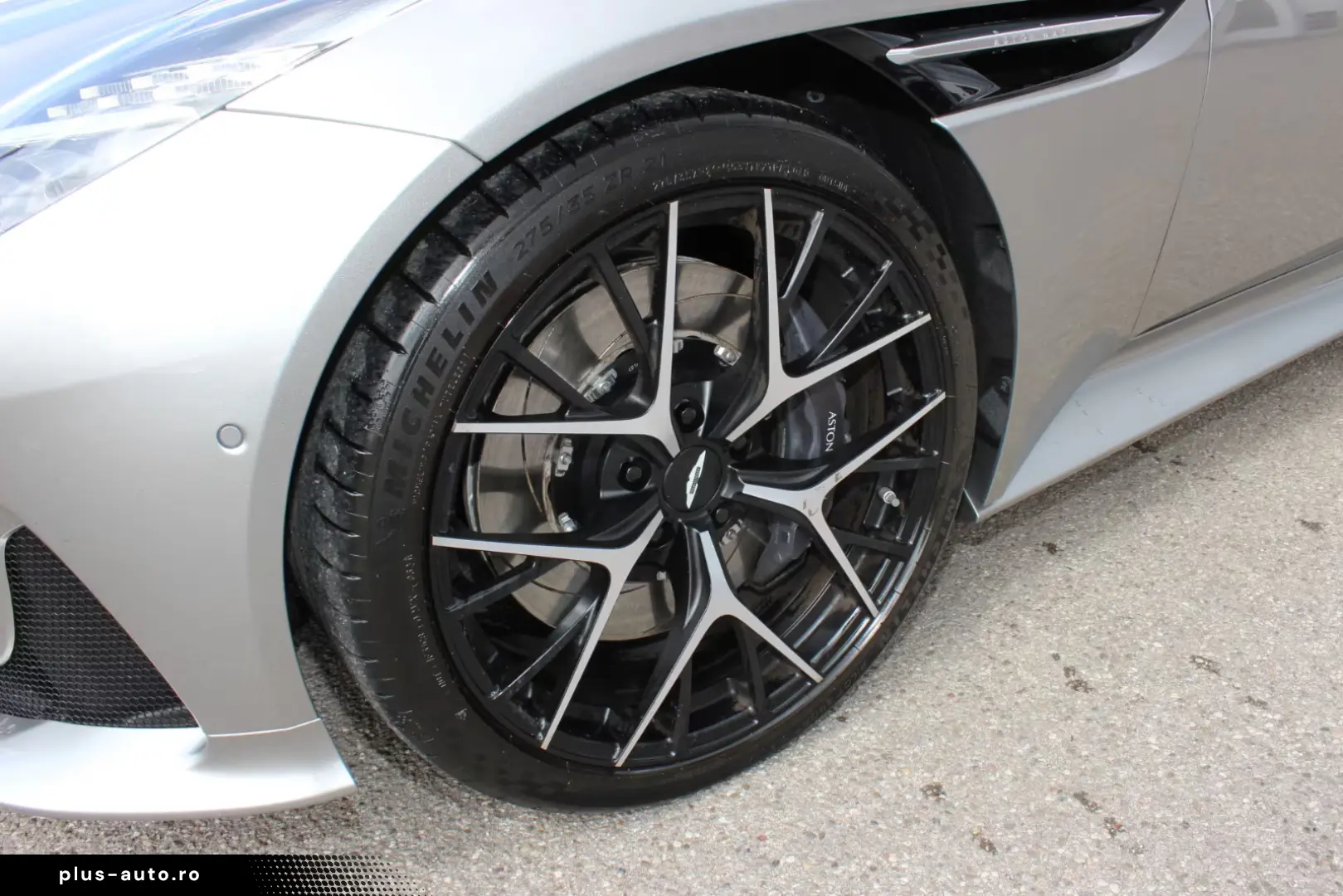 Aston Martin DB12 Coupe