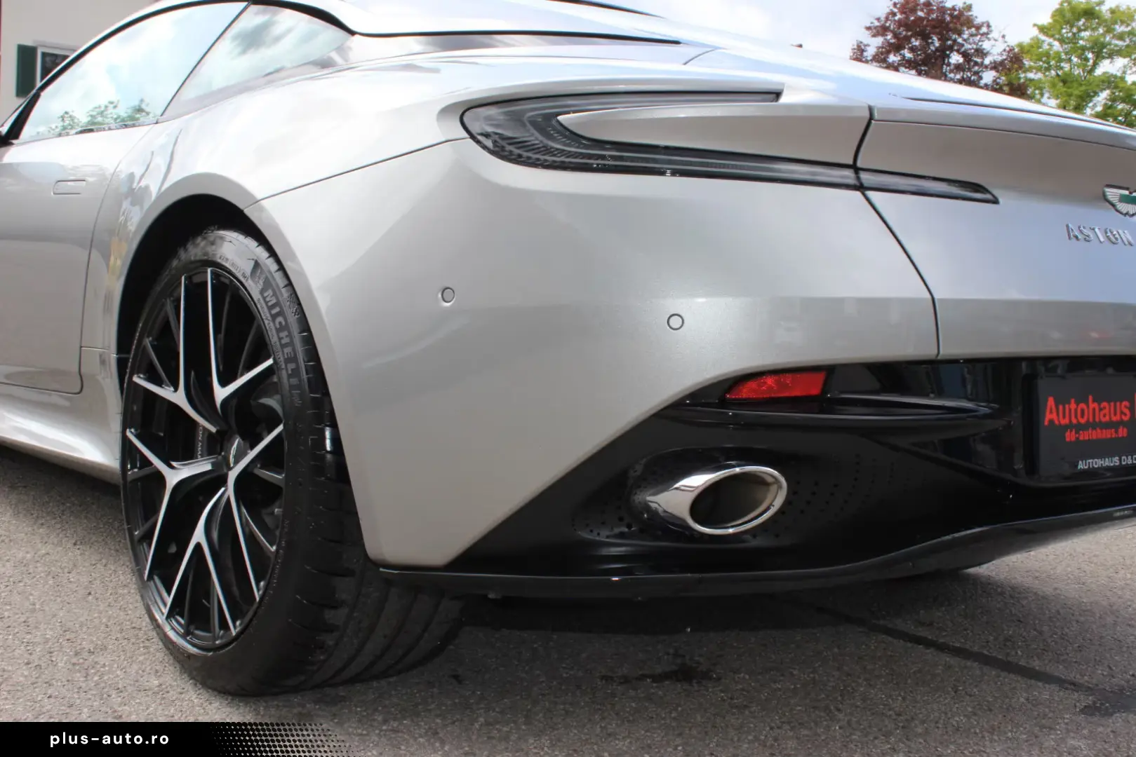 Aston Martin DB12 Coupe