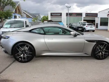 Aston Martin DB12 Coupe