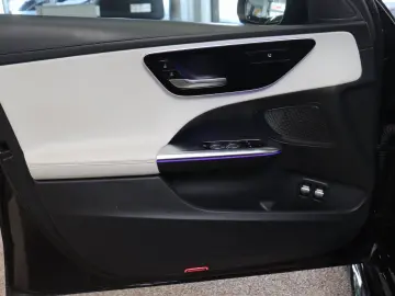 MERCEDES-BENZ C 300 e Limo AMG Pano Distronic