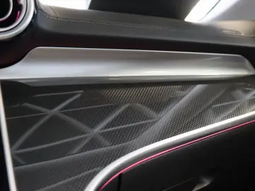 MERCEDES-BENZ C 300 e Limo AMG Pano Distronic
