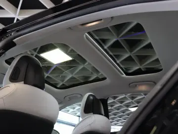 MERCEDES-BENZ C 300 e Limo AMG Pano Distronic