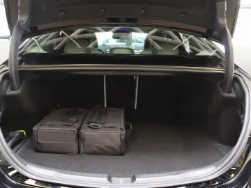 MERCEDES-BENZ C 300 e Limo AMG Pano Distronic