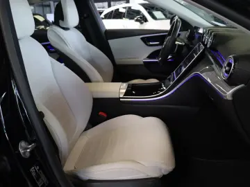 MERCEDES-BENZ C 300 e Limo AMG Pano Distronic