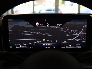 MERCEDES-BENZ C 300 e Limo AMG Pano Distronic