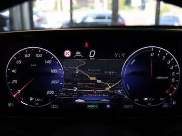MERCEDES-BENZ C 300 e Limo AMG Pano Distronic