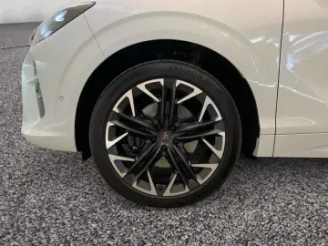 CUPRA Terramar VZ TSI DSG 4D  AHK PANO HUD 360 NAV ACC
