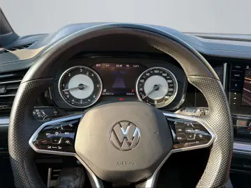VW Touareg R-Line   Pano   AHK   ACC   Navi  Matrix