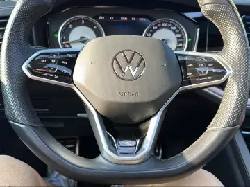 VW Touareg R-Line   Pano   AHK   ACC   Navi  Matrix