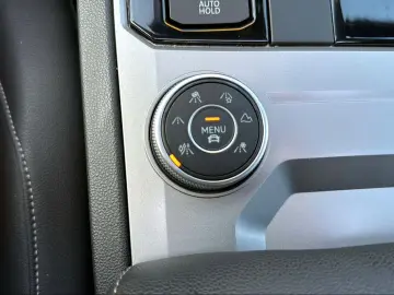 VW Touareg R-Line   Pano   AHK   ACC   Navi  Matrix