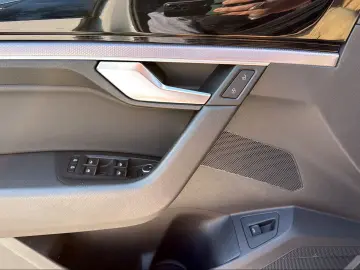 VW Touareg R-Line   Pano   AHK   ACC   Navi  Matrix