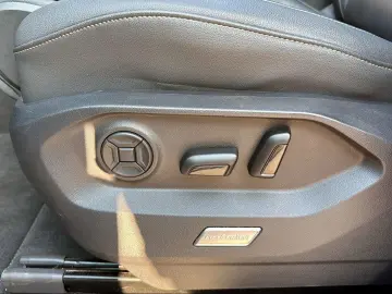 VW Touareg R-Line   Pano   AHK   ACC   Navi  Matrix