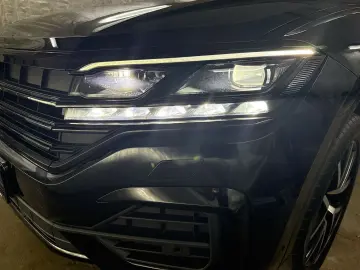 VW Touareg R-Line 4M MATRIX HUD PANO STHZ INNOVISIO