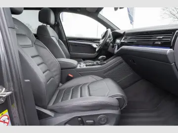 VW Touareg R-Line 4Motion 3.0 TDI Black Style Matri