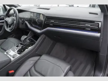 VW Touareg R-Line 4Motion 3.0 TDI Black Style Matri