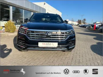 VW Touareg 3.0 V6 e-Hybrid Eleg    AZN-Förderung