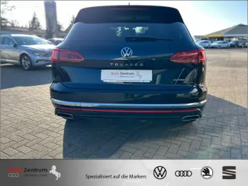 VW Touareg 3.0 V6 e-Hybrid Eleg    AZN-Förderung