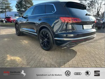 VW Touareg 3.0 V6 e-Hybrid Eleg    AZN-Förderung