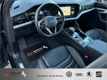 VW Touareg 3.0 V6 e-Hybrid Eleg    AZN-Förderung