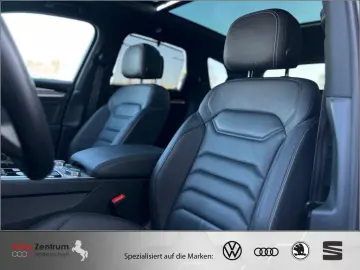 VW Touareg 3.0 V6 e-Hybrid Eleg    AZN-Förderung