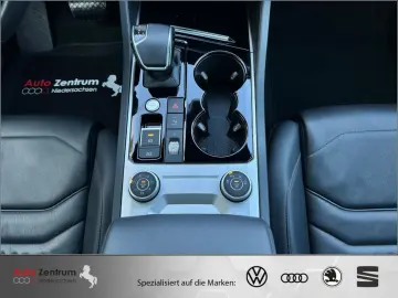 VW Touareg 3.0 V6 e-Hybrid Eleg    AZN-Förderung