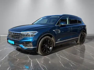 VW Touareg Elegance 3.0TSI eHybrid  AHK LUFTFW KAME