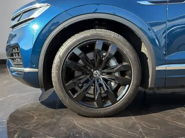 VW Touareg Elegance 3.0TSI eHybrid  AHK LUFTFW KAME