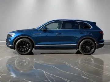 VW Touareg Elegance 3.0TSI eHybrid  AHK LUFTFW KAME