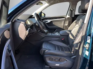 VW Touareg Elegance 3.0TSI eHybrid  AHK LUFTFW KAME