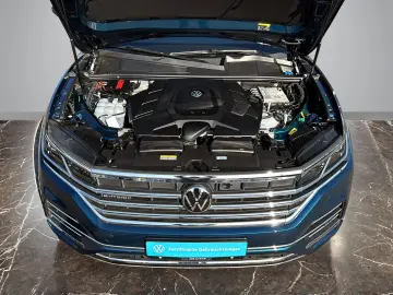 VW Touareg Elegance 3.0TSI eHybrid  AHK LUFTFW KAME