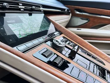 Aston Martin DB12 Volante Carribean Blue Pearl Carbon