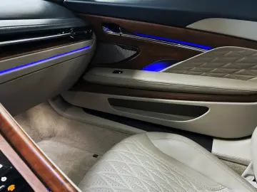 Aston Martin DB12 Volante Carribean Blue Pearl Carbon