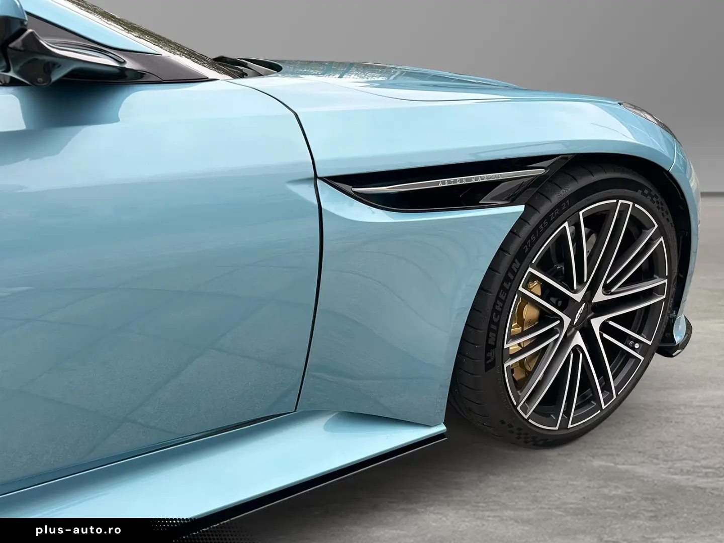 Aston Martin DB12 Volante Carribean Blue Pearl Carbon