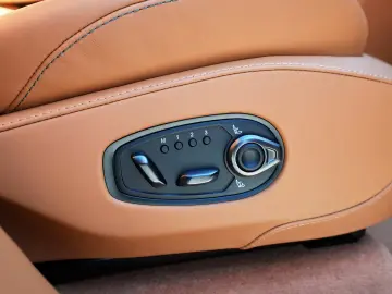 Aston Martin DBX S Iridescent Emerald   Oxford Tan