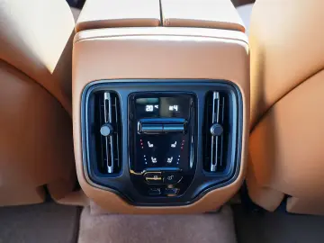 Aston Martin DBX S Iridescent Emerald   Oxford Tan