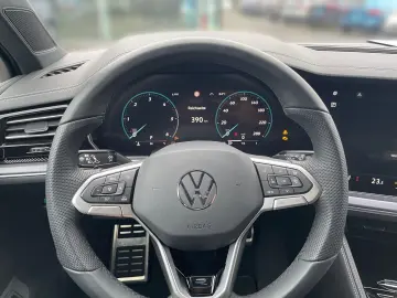 VW Touareg R-Line 3.0TDI  LUFT LEDER AHK