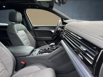 VW Touareg R-Line 3.0 TDI AHK Pano 360 HuD 22  HDMa