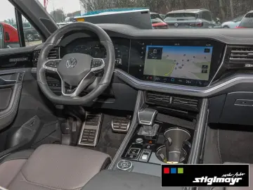 VW Touareg R-line 3.0TDI HUD IQ-LIGHT PANO STANDHZG