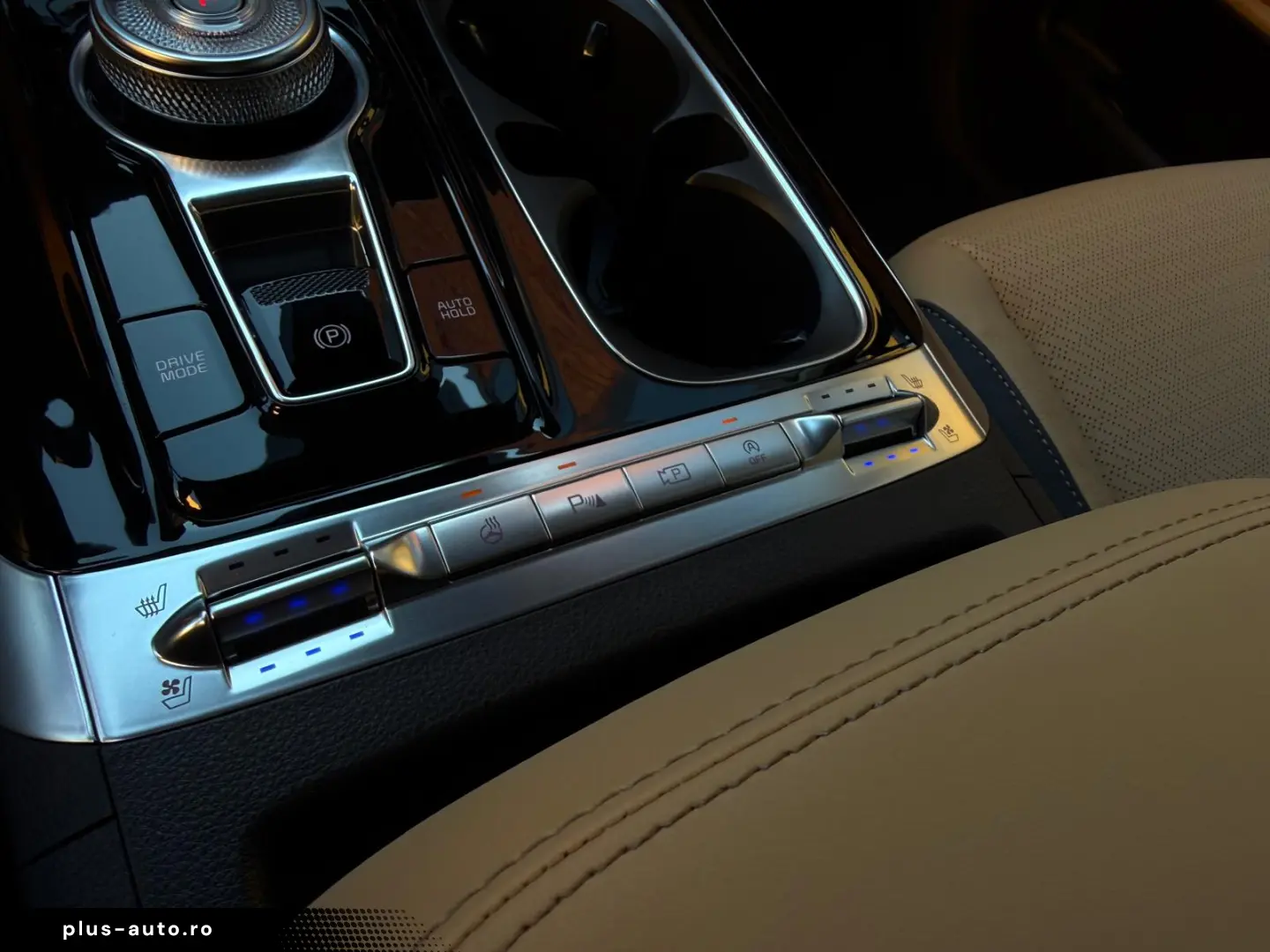 Kia Carnival Noblesse 2022