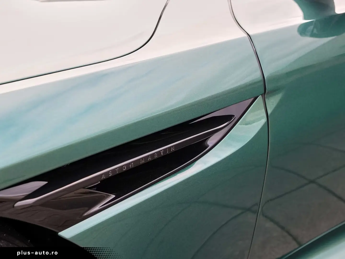 Aston Martin DB12 Malachite Green Oxford Tan