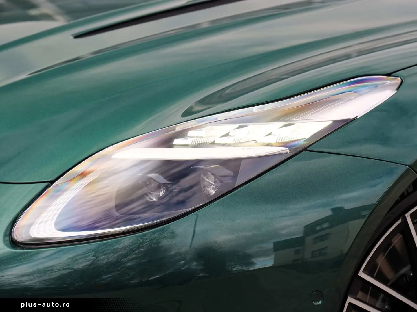 Aston Martin DB12 Malachite Green Oxford Tan