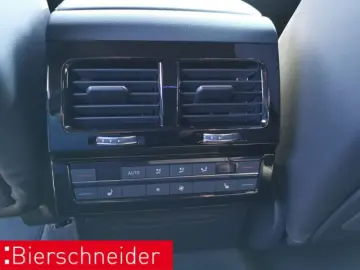 VW Touareg 3.0 TDI R-Line AHK STAND IQ 360