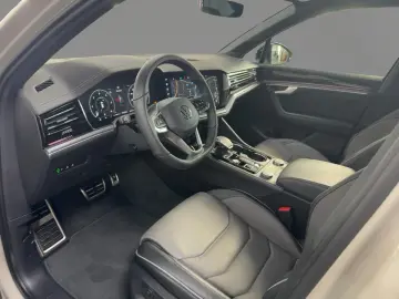 VW Touareg R-LINE BLACK 3.0 TDI IQ LUFT AHK STHZ